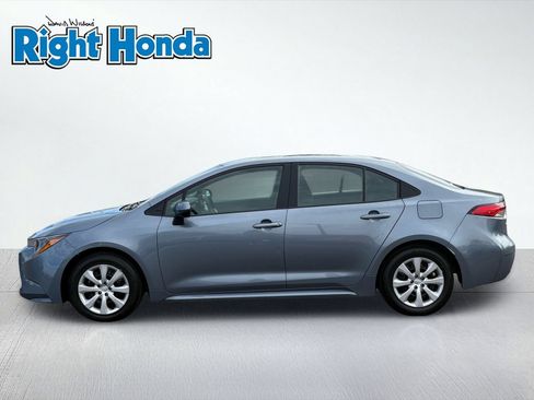 Used 2025 Toyota Corolla LE FWD image 3