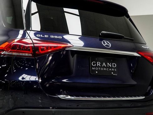 Used 2022 Mercedes-Benz GLE 350 4MATIC w/ Premium Package image 12