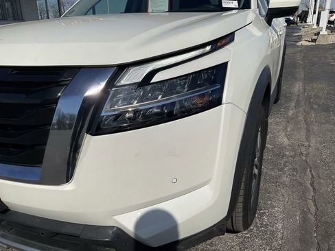 Certified 2024 Nissan Pathfinder SL image 37