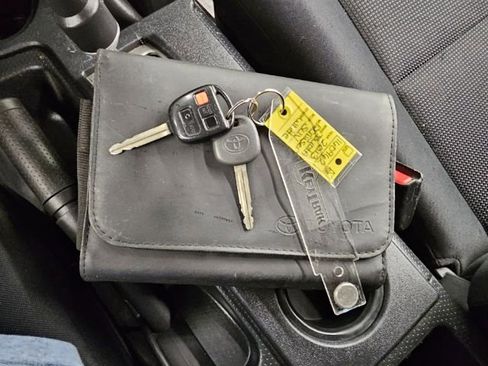 Used 2013 Toyota FJ Cruiser 4WD w/ Upgrade Pkg image 23