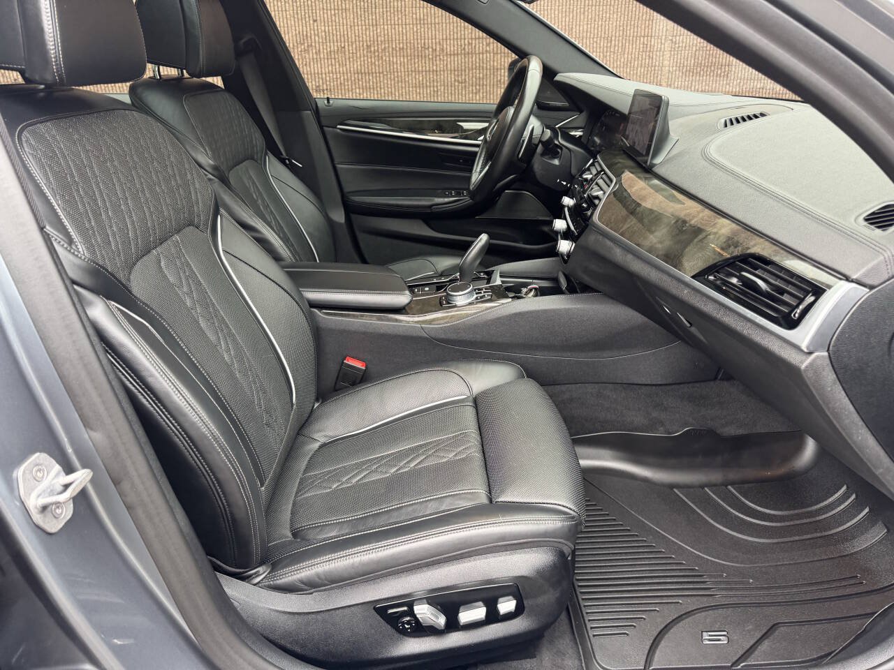 Used 2020 BMW M550i xDrive AWD/4WD image 15