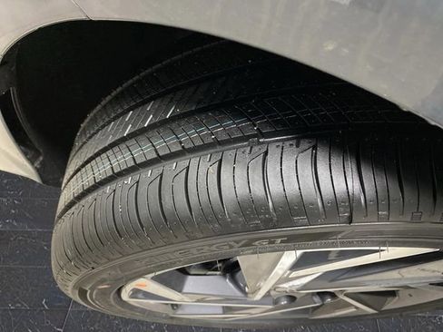 New 2026 Hyundai Elantra Limited image 35