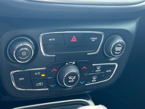 Certified 2021 Jeep Compass Latitude FWD image 50