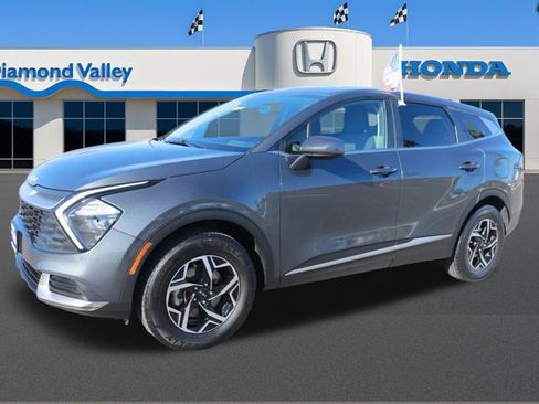 Used 2023 Kia Sportage LX image 3