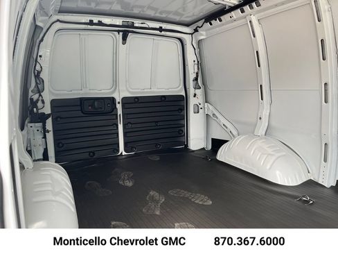 New 2026 Chevrolet Express 2500 Extended w/ Driver Convenience Package RWD image 20