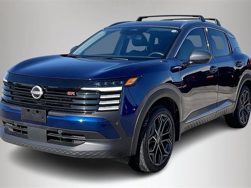 Used 2025 Nissan Kicks SR image 2