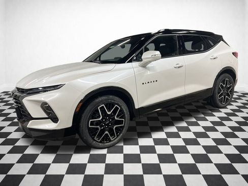 Certified 2024 Chevrolet Blazer RS w/ Driver Confidence II Package image 4