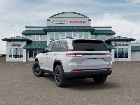New 2026 Jeep Grand Cherokee Altitude AWD/4WD image 4
