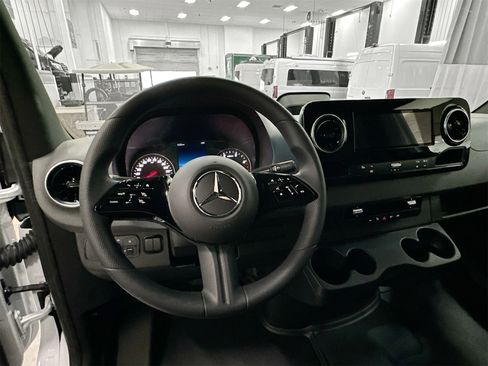New 2025 Mercedes-Benz Sprinter 2500 image 12