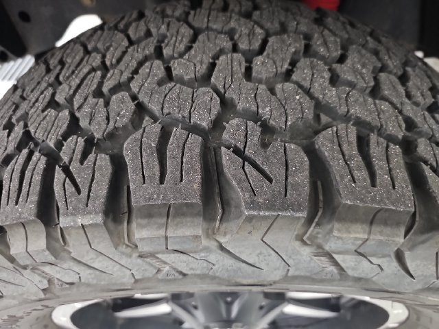 Used 2015 Ford F250 Platinum w/ FX4 Off-Road Package AWD/4WD image 25