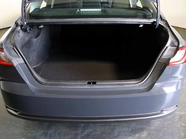 Used 2025 Toyota Camry LE FWD image 28