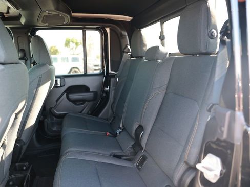 New 2026 Jeep Gladiator Sport AWD/4WD image 30