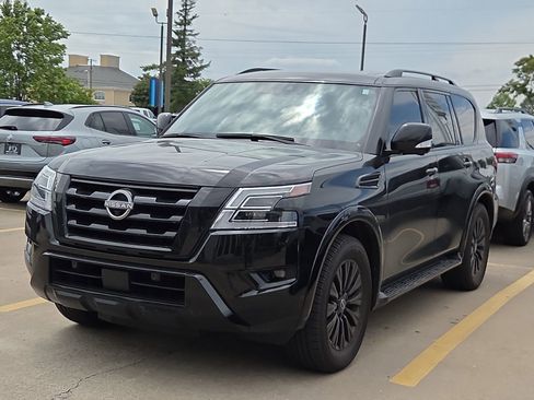 Used 2024 Nissan Armada SL w/ Midnight Edition Package RWD image 2
