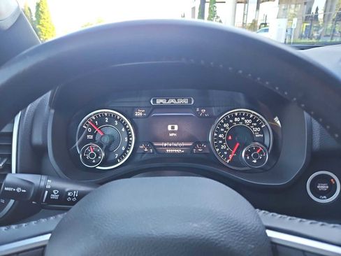 Used 2022 RAM 1500 Big Horn AWD/4WD image 32