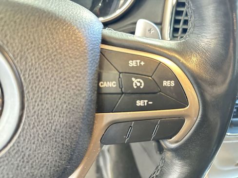 Used 2015 Jeep Grand Cherokee Limited image 13