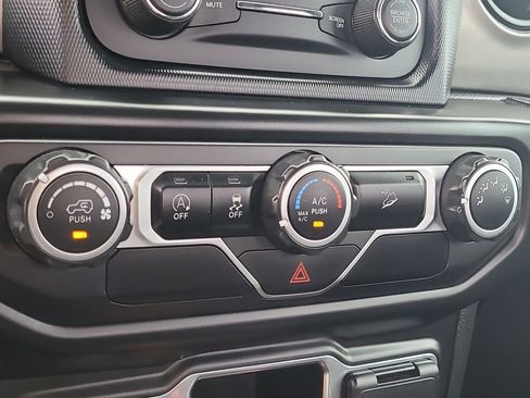 Certified 2020 Jeep Wrangler Sport image 16