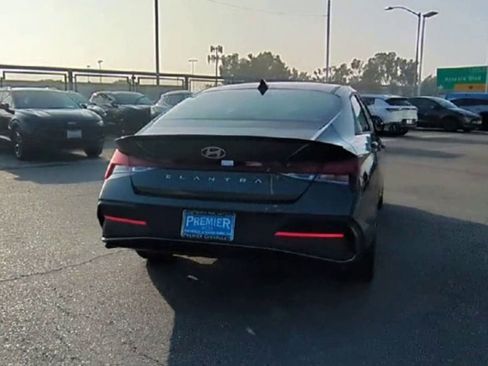 Used 2025 Hyundai Elantra Sport image 7