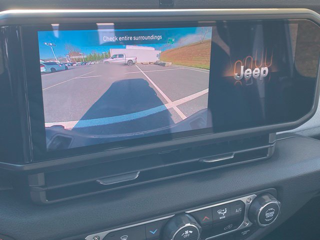 New 2026 Jeep Gladiator Sport AWD/4WD image 3