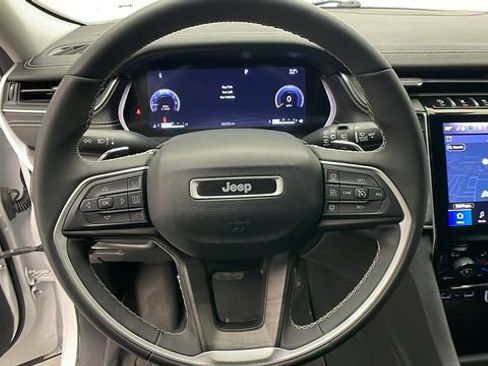 Used 2023 Jeep Grand Cherokee L Limited image 14