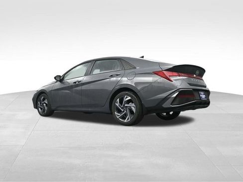 Used 2025 Hyundai Elantra Sport FWD image 34