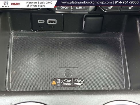 Used 2024 Chevrolet Tahoe Z71 w/ Luxury Package image 27