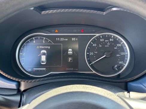 Used 2025 Nissan Versa SV FWD image 37