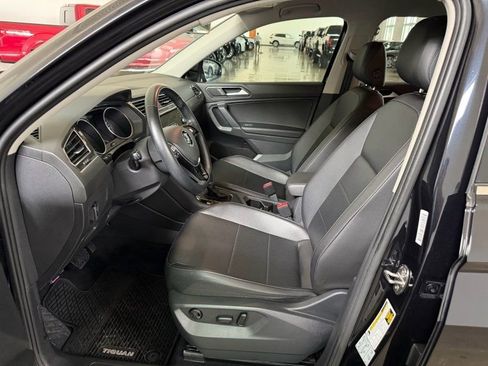 Used 2018 Volkswagen Tiguan SE FWD image 14