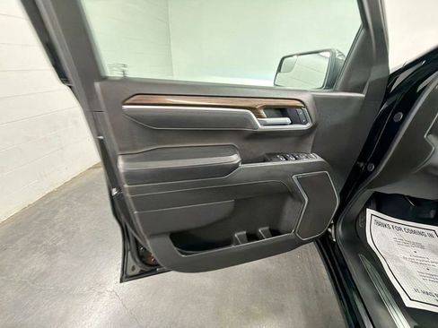 Used 2025 Chevrolet Silverado 1500 LT RWD image 22