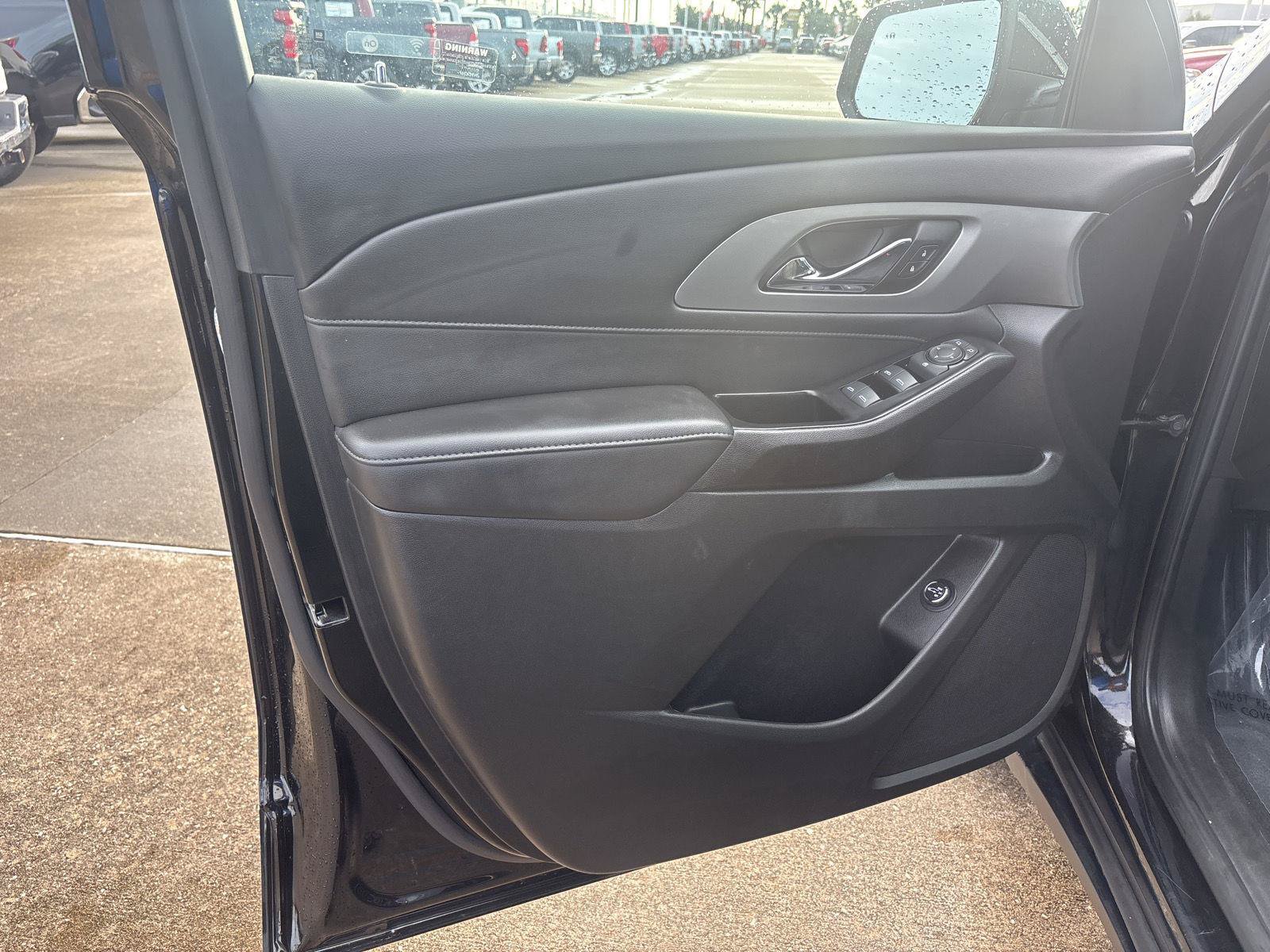Used 2023 Chevrolet Traverse LT AWD/4WD image 25