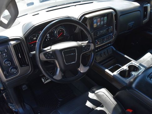 Used 2019 GMC Sierra 2500 Denali AWD/4WD image 17
