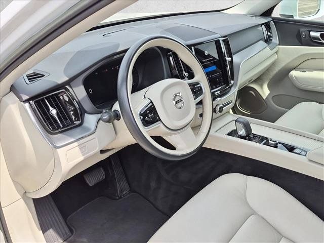 Used 2023 Volvo XC60 B5 Core AWD/4WD image 10