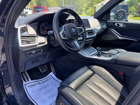 Used 2019 BMW X5 xDrive50i w/ M Sport Package AWD/4WD image 11