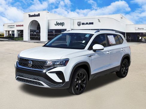 Used 2022 Volkswagen Taos SE image 3