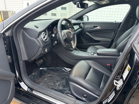 Used 2014 Mercedes-Benz CLA 250 image 9