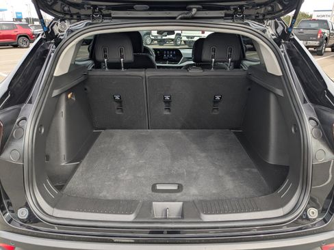 Used 2025 Chevrolet Trax LS image 12