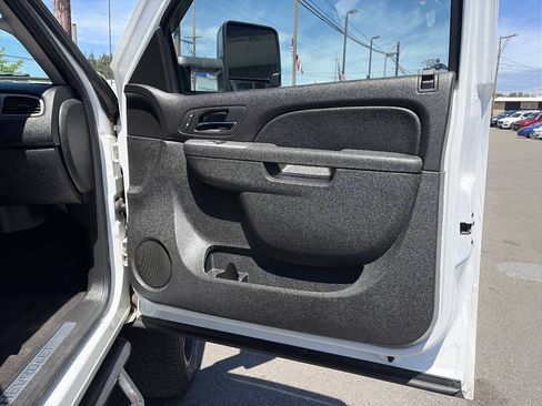 Used 2012 Chevrolet Silverado 2500 LTZ w/ LTZ Plus Package AWD/4WD image 19