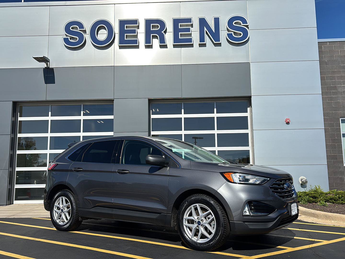 Certified 2021 Ford Edge SEL w/ Convenience Package AWD/4WD image 1