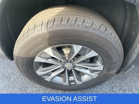 Used 2025 Chevrolet Equinox LT w/ Convenience Package II image 9