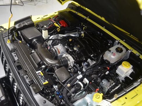 Used 2023 Jeep Gladiator Sport AWD/4WD image 33