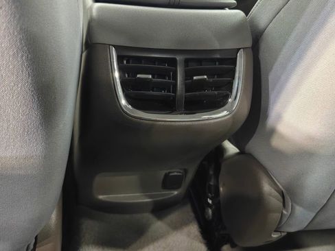 Used 2022 Chevrolet Malibu LT image 27