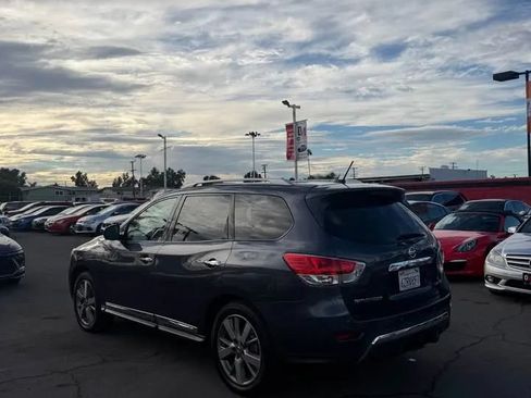 Used 2013 Nissan Pathfinder Platinum w/ Platinum Premium Pkg FWD image 5