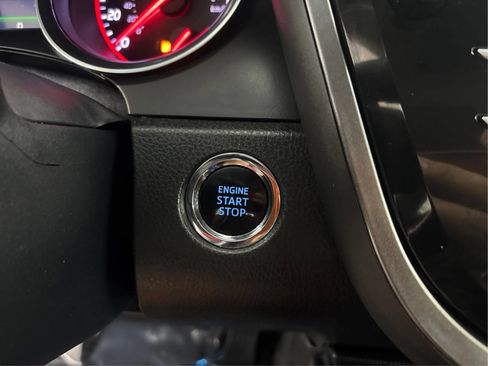 Used 2018 Toyota Camry XSE FWD image 37