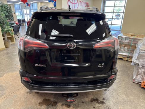Used 2018 Toyota RAV4 XLE w/ Plus Extra Value Package AWD/4WD image 9