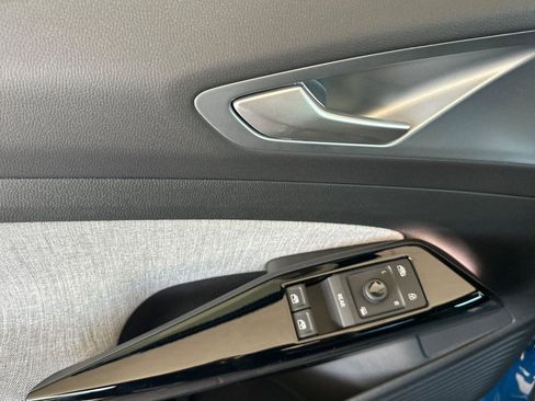 New 2025 Volkswagen ID.4 Pro image 10