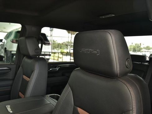 Used 2024 GMC Sierra 2500 AT4 image 32