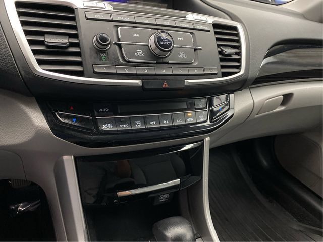 Used 2017 Honda Accord LX image 31