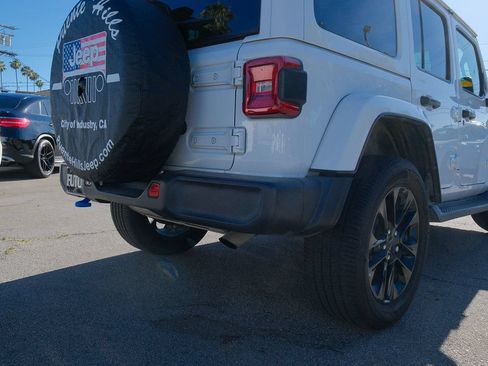 Used 2022 Jeep Wrangler Unlimited Sahara w/ Cold Weather Group AWD/4WD image 33