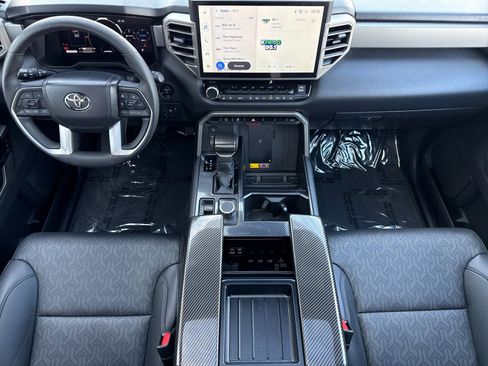Used 2025 Toyota Tundra Limited AWD/4WD image 12