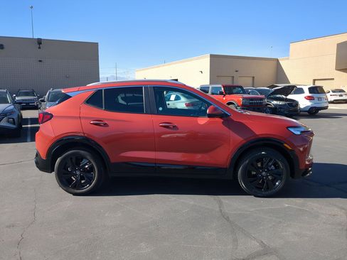 Used 2024 Buick Encore GX Sport Touring image 2