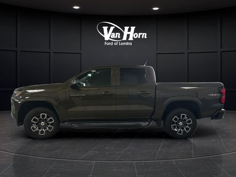 Used 2023 Chevrolet Colorado LT w/ LT Convenience Package III AWD/4WD image 4